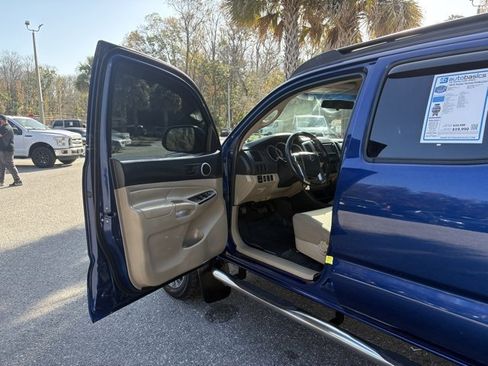 Used 2015 Toyota Tacoma PreRunner image 11