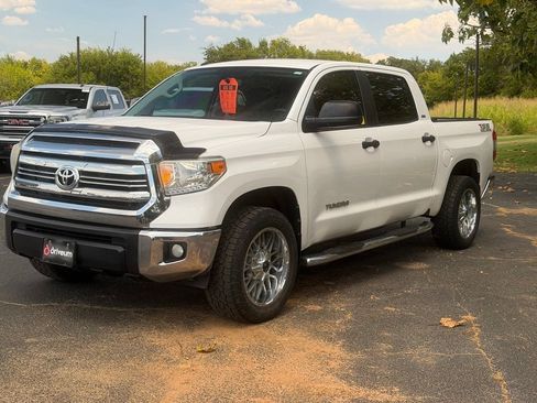 Used 2016 Toyota Tundra SR5 w/ SR5 Upgrade Package RWD image 3