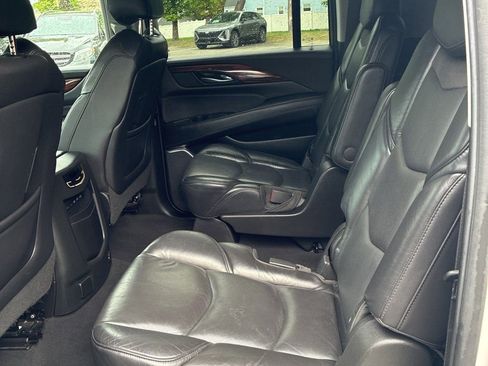 Used 2019 Cadillac Escalade ESV Premium Luxury AWD/4WD image 11