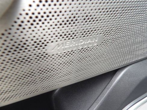 Used 2020 Land Rover Range Rover Velar R-Dynamic S image 19