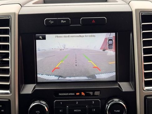 Used 2015 Ford F150 Lariat image 19