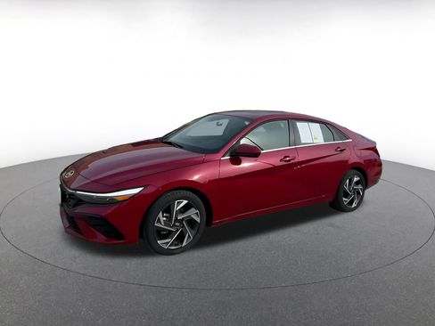 Used 2025 Hyundai Elantra SEL image 7