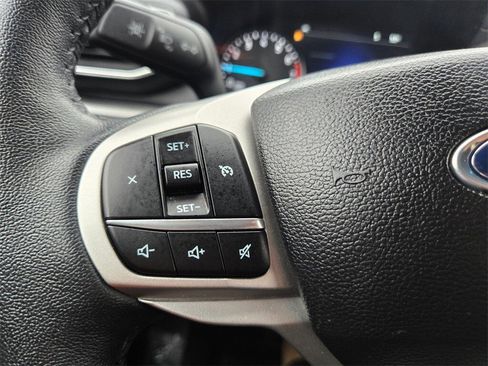 Used 2024 Ford Explorer XLT w/ Equipment Group 202A image 18