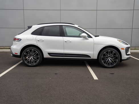 New 2026 Porsche Macan image 8