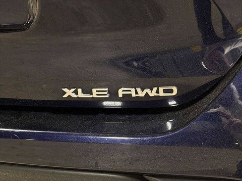 Used 2022 Toyota Highlander XLE image 28