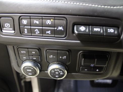 Used 2023 GMC Yukon XL Denali Ultimate w/ LPO, Floor Liner Package image 38