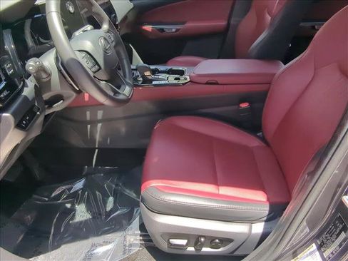 Used 2024 Lexus NX 250 FWD w/ Towing Package (2000 Lbs) image 15