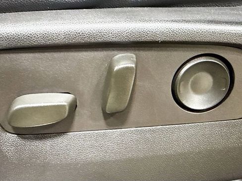 Used 2021 Chevrolet Suburban LT image 21