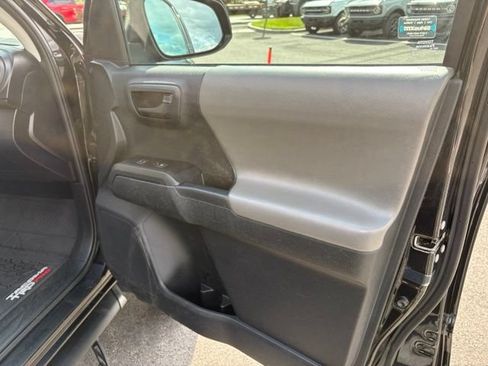 Used 2020 Toyota Tacoma SR w/ SX Package AWD/4WD image 25