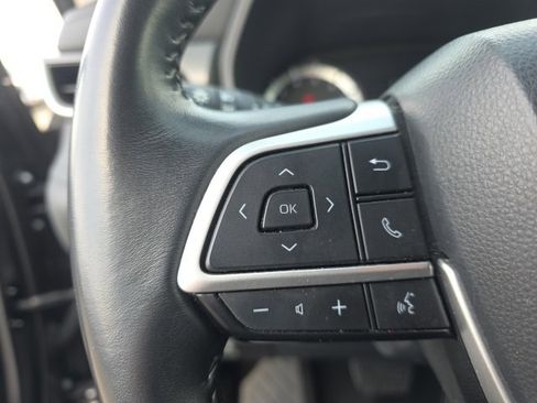 Used 2024 Toyota Highlander LE image 17