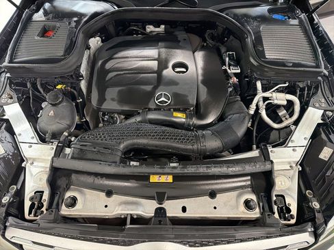 Used 2021 Mercedes-Benz GLC 300 4MATIC image 16