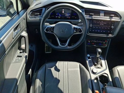 Used 2022 Volkswagen Tiguan SE R-Line AWD/4WD image 11