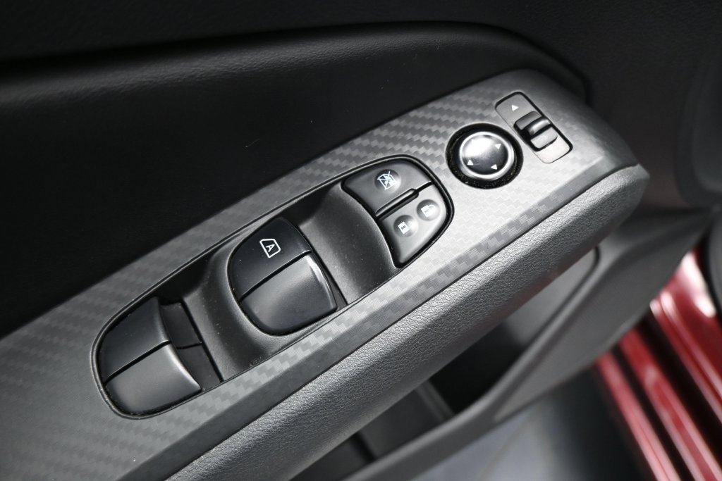 Used 2025 Nissan Altima 2.5 SV FWD image 11