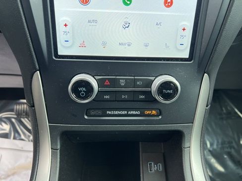 Used 2023 Ford Edge SEL image 30