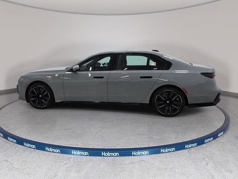 Certified 2023 BMW 760i xDrive w/ Luxury Rear Seating Package AWD/4WD image 8