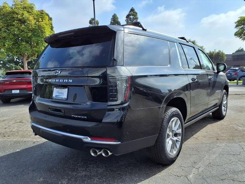 New 2026 Chevrolet Suburban Premier image 4