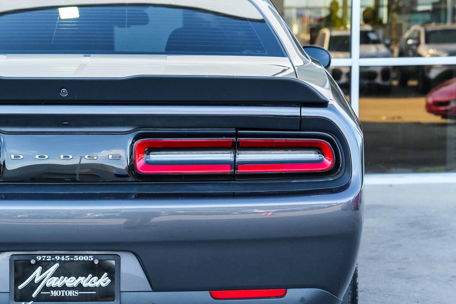 Used 2016 Dodge Challenger R/T w/ Driver Convenience Group RWD image 16