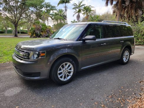 Used 2019 Ford Flex SE FWD image 3