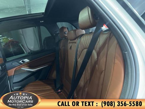 Used 2019 BMW X5 xDrive50i w/ M Sport Package image 17