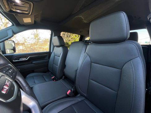 Used 2024 GMC Sierra 3500 SLT image 13