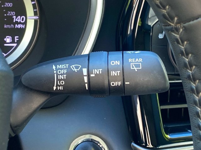 Used 2023 Toyota Highlander XLE FWD image 23