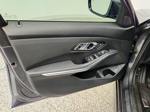 Used 2019 BMW 330i xDrive Sedan w/ Convenience Package AWD/4WD image 11