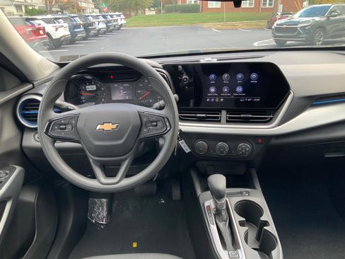 New 2026 Chevrolet Trax LS w/ LS Convenience Package image 16