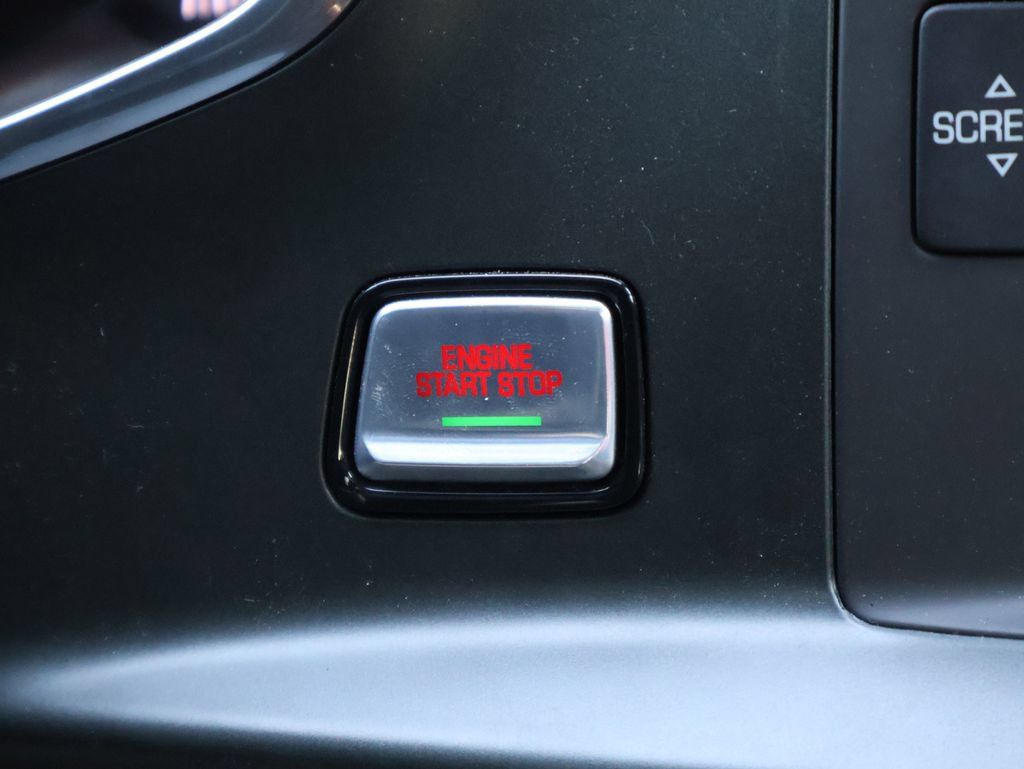 Used 2019 Chevrolet Corvette Stingray Coupe w/ 1LT RWD image 33