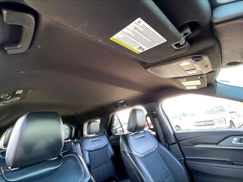 Used 2025 Ford Explorer ST-Line image 13