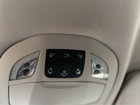 Used 2018 Chrysler Pacifica Touring-L image 23