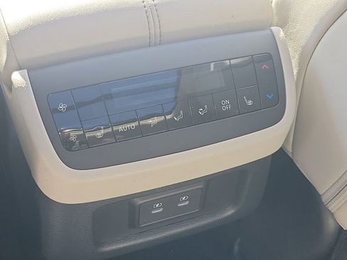 New 2026 Nissan Pathfinder SL image 17