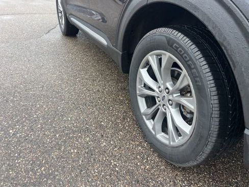 Certified 2022 Ford Explorer Limited w/ Limited Technology Package image 28