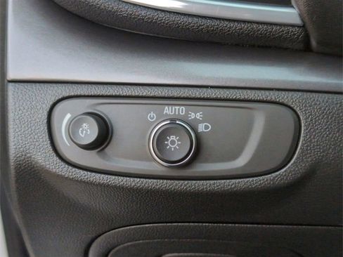 Certified 2022 Buick Encore Preferred image 17