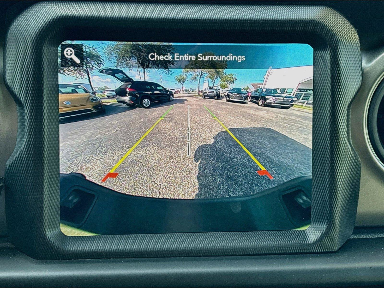 Used 2023 Jeep Gladiator Sport AWD/4WD image 16