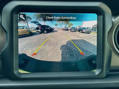 Used 2023 Jeep Gladiator Sport AWD/4WD image 16