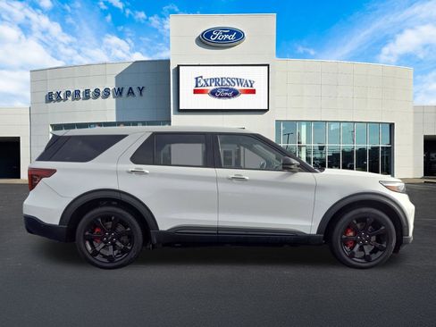 Used 2022 Ford Explorer ST w/ Equipment Group 401A image 5
