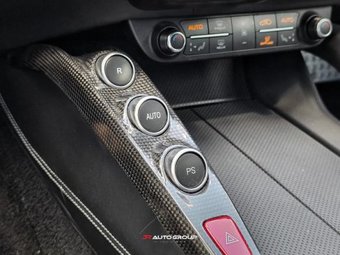 Used 2018 Ferrari GTC4Lusso T RWD image 32