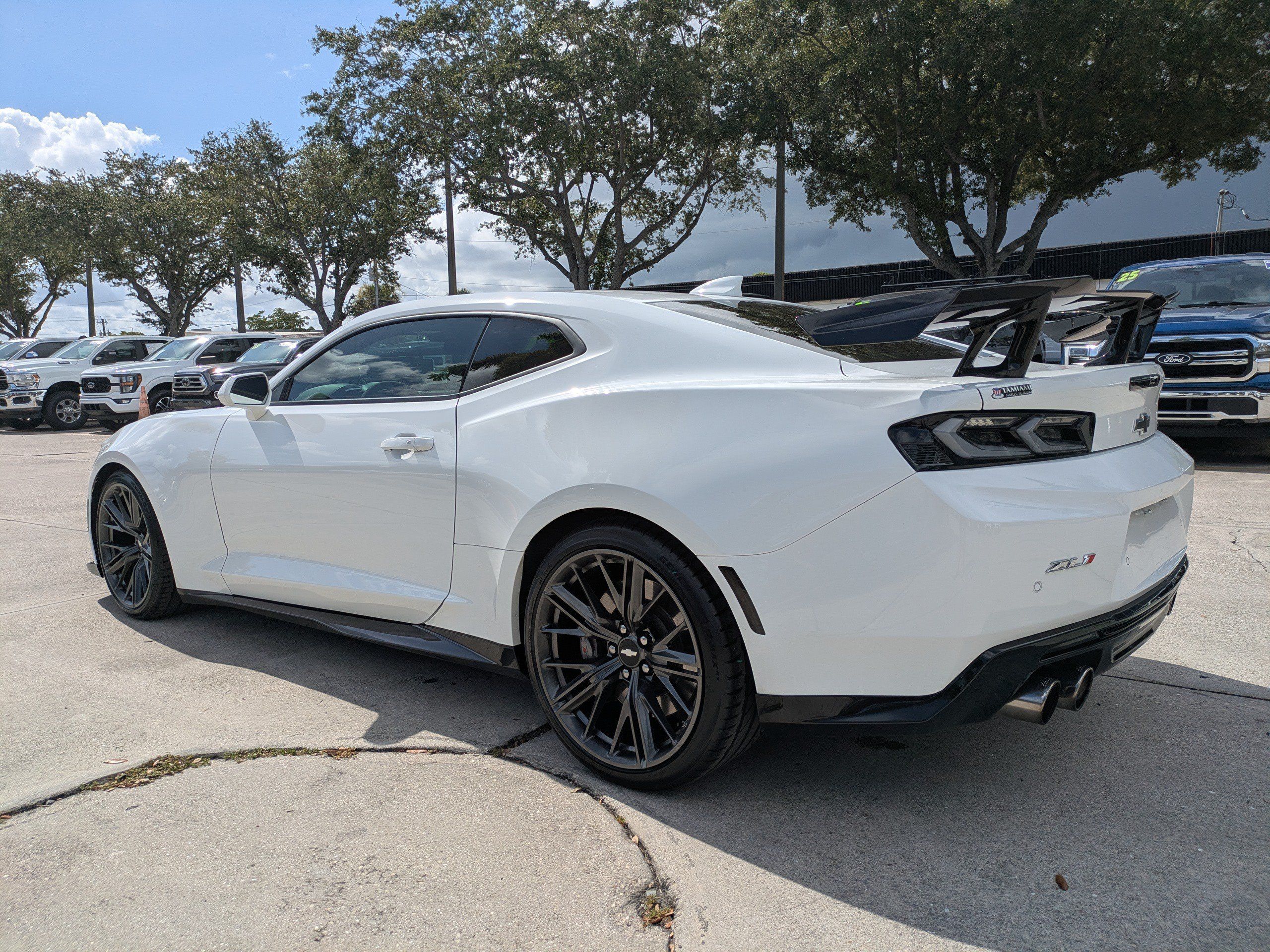 Used 2017 Chevrolet Camaro ZL1 RWD image 6
