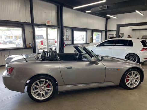 Used 2001 Honda S2000 image 17