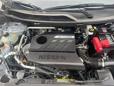 Used 2025 Nissan Rogue SV image 32