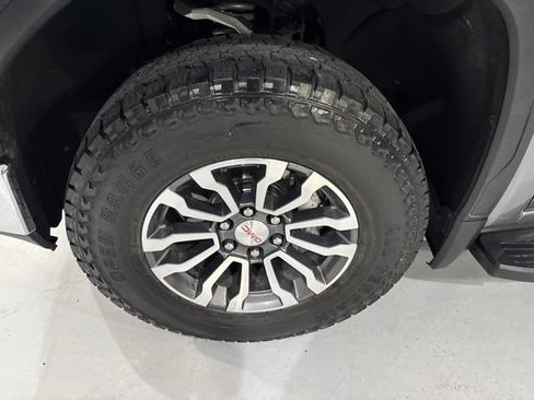 Used 2019 GMC Sierra 1500 SLT w/ SLT Premium Plus Package AWD/4WD image 43