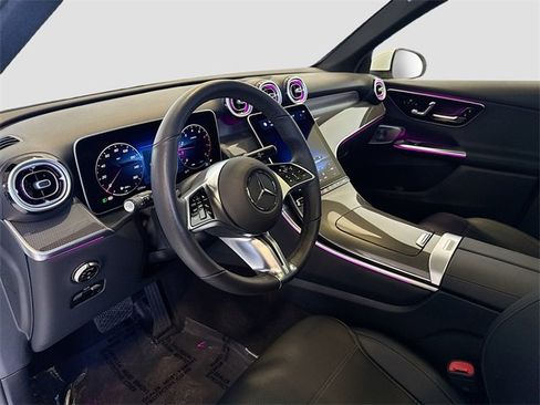 Certified 2025 Mercedes-Benz GLC 300 4MATIC image 9