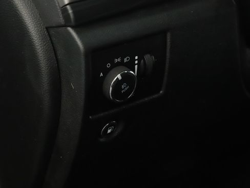Used 2020 Jeep Grand Cherokee Laredo AWD/4WD image 7