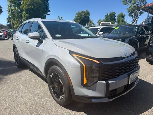 Certified 2026 Kia Sportage EX AWD/4WD image 12