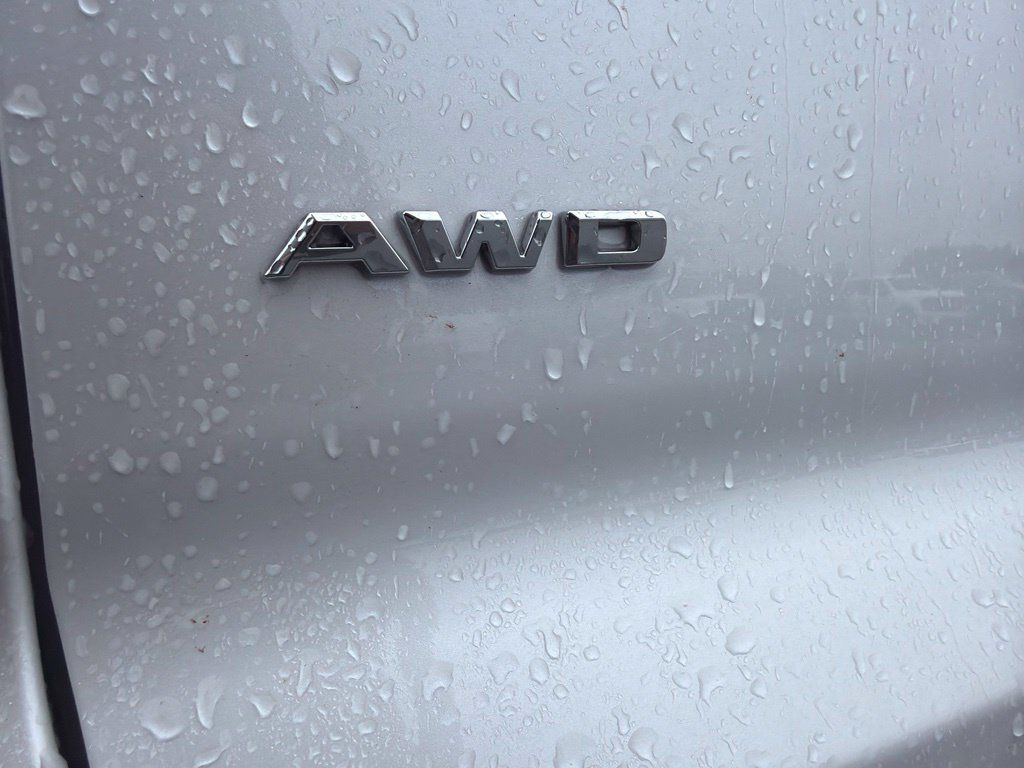 Used 2024 Cadillac XT4 Sport AWD/4WD image 7