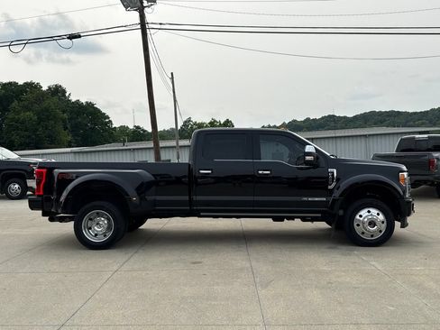 Used 2017 Ford F450 Platinum w/ Platinum Ultimate Package AWD/4WD image 17