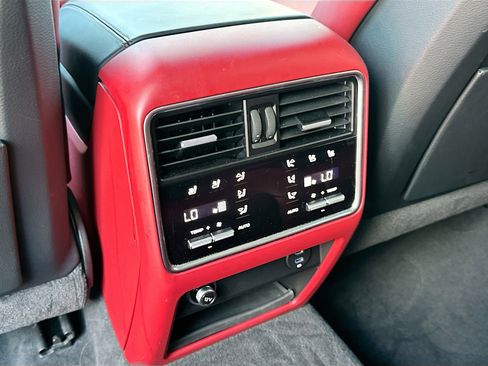 Used 2023 Porsche Cayenne image 25