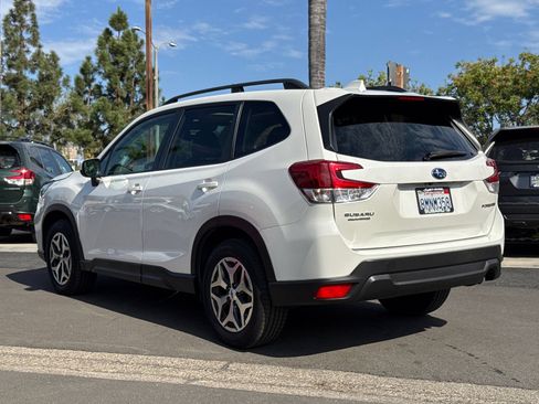 Used 2020 Subaru Forester Premium AWD/4WD image 7