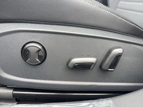 New 2026 Volkswagen Jetta SE FWD image 12