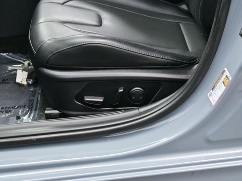 Certified 2023 Hyundai Elantra Limited image 11